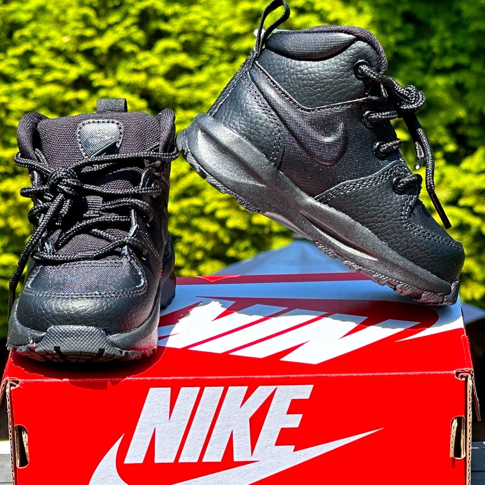 NEW Nike Youth Manoa Waterproof Mid Casual Sneaker Boot - Baby Toddler 5C and 6C